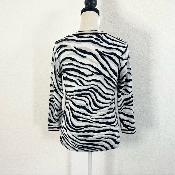 JONES NEW YORK Black White Animal Zebra Print Button Up Cardigan Size Medium - Picture 2 of 10